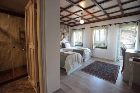 Celsus Boutique - 1