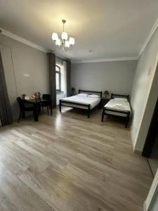 Nest Inn - 77