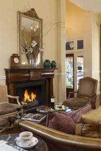 Washington Square Inn - 9