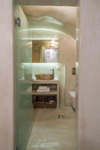 Canvas Suites - 42