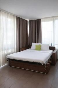 Bayer's Boardinghouse und - 92