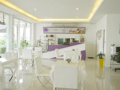 Phet Cha-am Plaza and Resort - 24