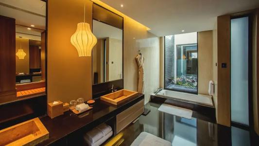 Bay Breeze Resort (All Villas) - 2