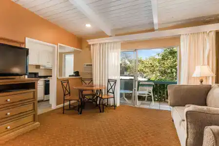 Best Western Plus - 7
