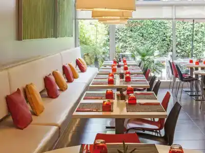 Ibis Cornella - 18