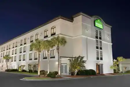 Wingate by Wyndham - 0