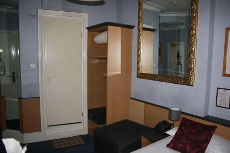 Tudor Court - 27