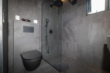 North Mountain View Suites - 8