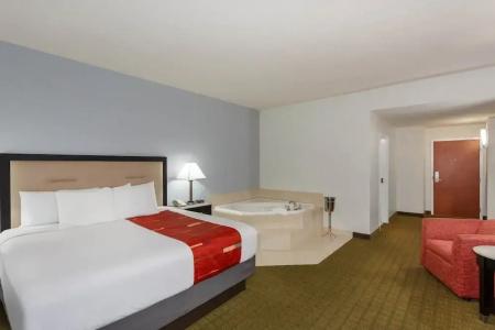 Days Inn & Suites by Wyndham - 121