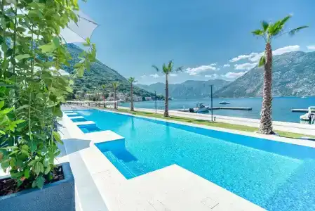 Blue Kotor Bay Premium Spa Resort - 17