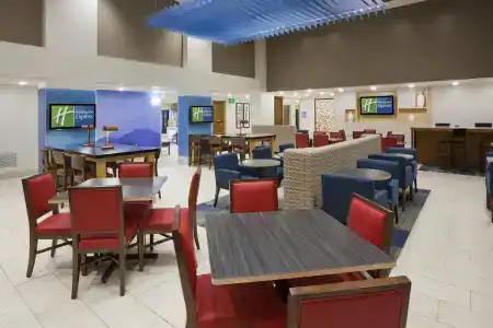 Holiday Inn Express & Suites-Golden Valley, an IHG - 28