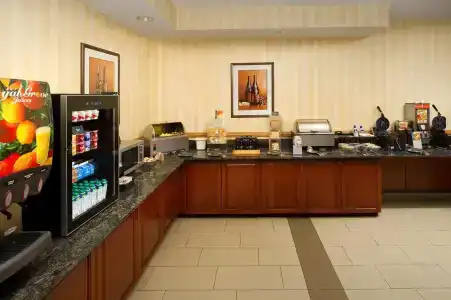 Best Western PLUS Vancouver Mall - 12