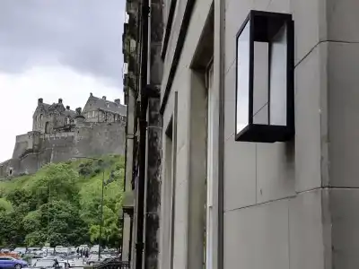 Edinburgh Nine - 0