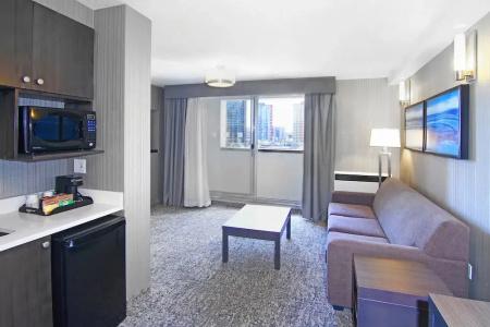 Holiday Inn Express and Suites, an IHG - 81