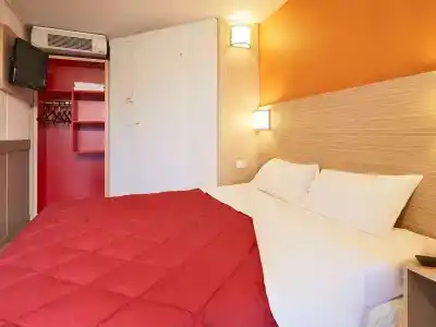 Premiere Classe Toulouse Sesquières - 34