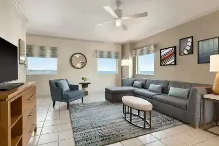 Holiday Inn & Suites, An Ihg - 116