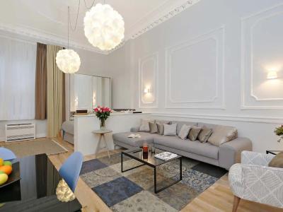 Queensgate Court - 338