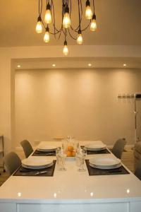 Luxury Circle Suites - 12
