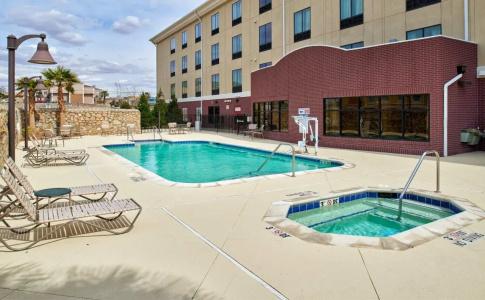 Holiday Inn Express & Suites Airport, An Ihg - 11