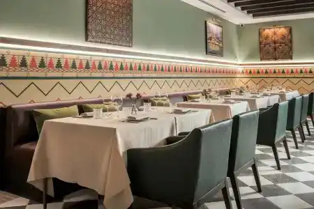 Palacio Solecio, a Small Luxury of the World - 26