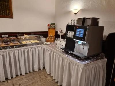 Hocher & Cafe - 9