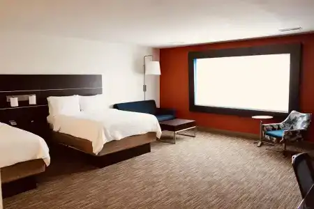 Holiday Inn Express & Suites - Aurora Medical Campus, An Ihg - 1