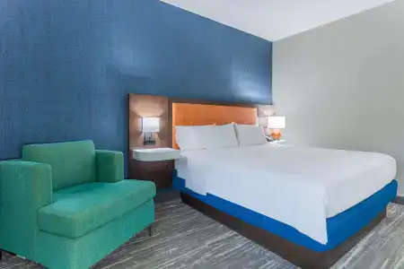Hampton Inn - 3