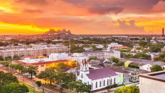 Pontchartrain St. Charles Avenue - 14