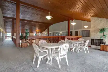 Days Inn by Wyndham - 20