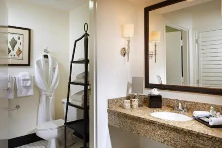 Inn at Pelican Bay - 38