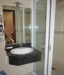 RedDoorz near Gia Dinh Park - 9