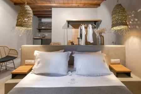 White and Grey - 116