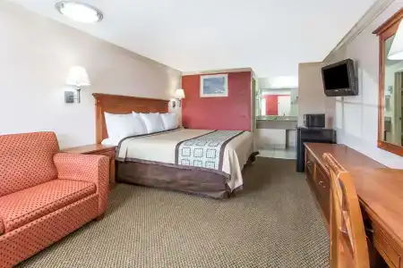 Days Inn by Wyndham Virginia Beach Town Center - 1