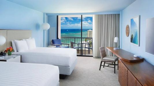 Hyatt Regency Waikiki Beach Resort & Spa - 3