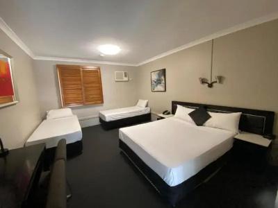 Cosmopolitan & Serviced Apartments - 34