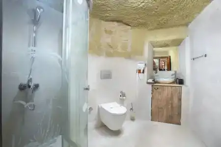 Romantic Cave - 7