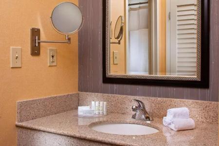 Courtyard by Marriott - 25