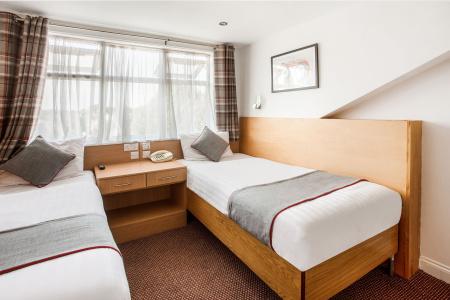 Oyo London Guest House - 25