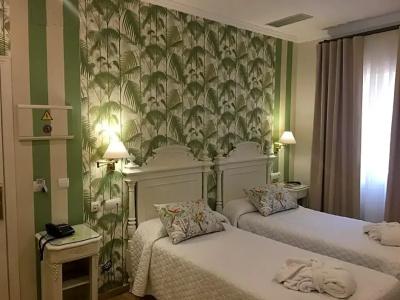 Adriano Boutique Sevilla - 29