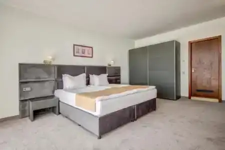 Central - 48