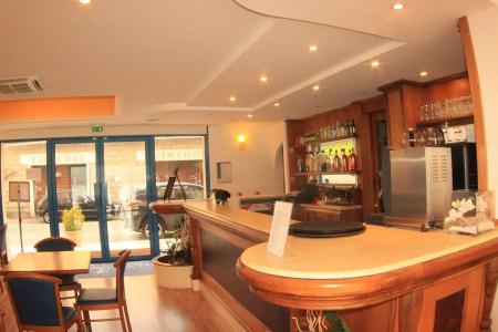 Le Neptune & Spa - 8
