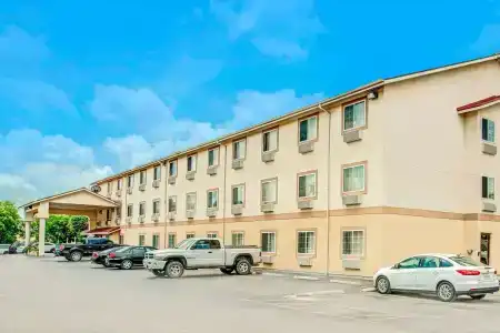 Super 8 by Wyndham San Antonio/Fiesta - 0