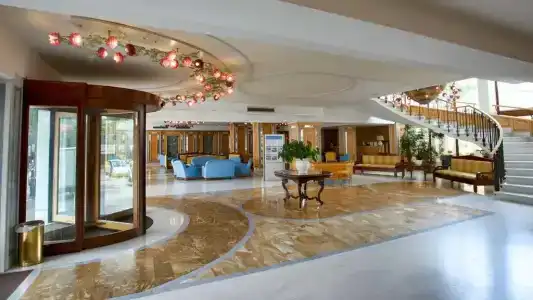 Grand Flora - 1