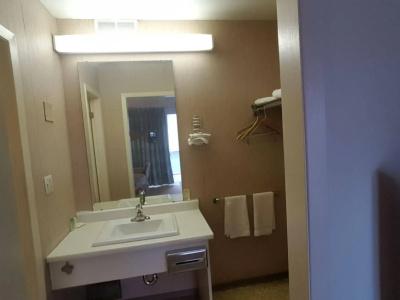 Town'n Country Motor Inn - 9