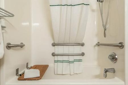 HomeTowne Studios by Red Roof Raleigh – - 26