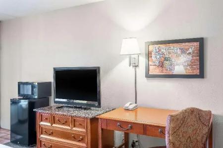 Eureka Springs Heritage Motel - 17