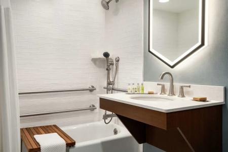 DoubleTree by Hilton Ocean City Oceanfront - 8