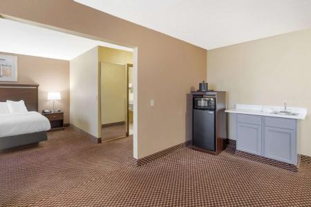 Quality Inn & Suites University Area - 48