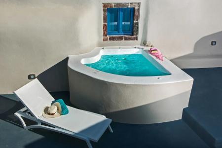 Luna Santorini Suites - 11