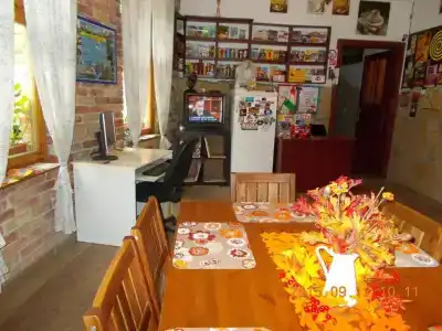 Hungaria Guesthouse - 12